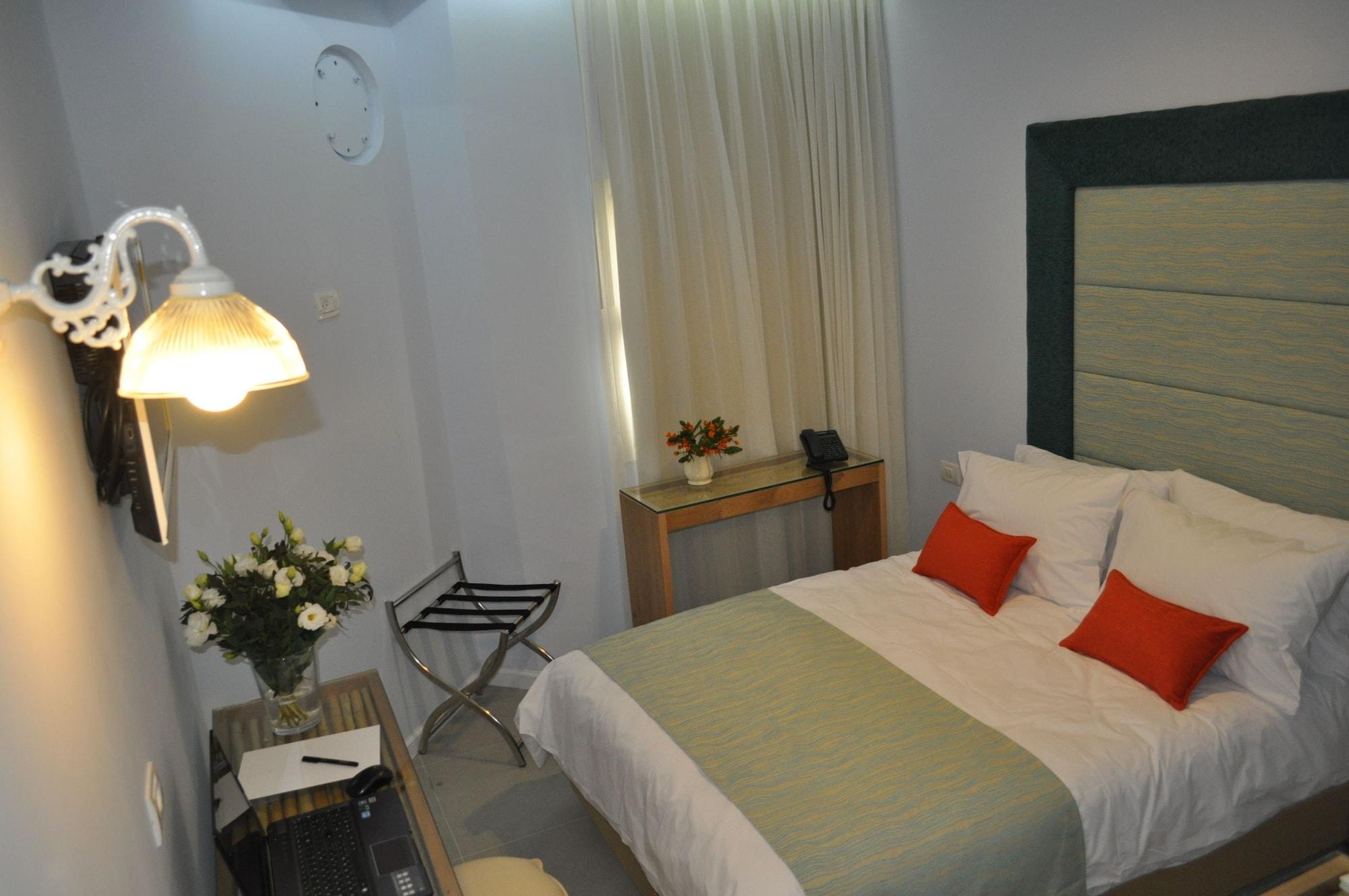 Bat Galim Boutique Hotel Haifa Bagian luar foto